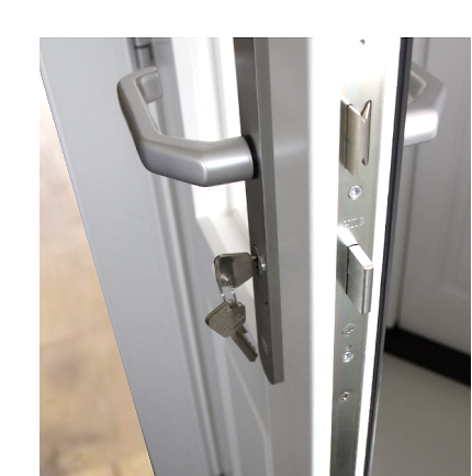 Cilinderslot met driepuntssluiting